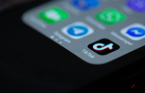 Amerykański TikTok w opałach. Gubernator oskarża o cenzurę
