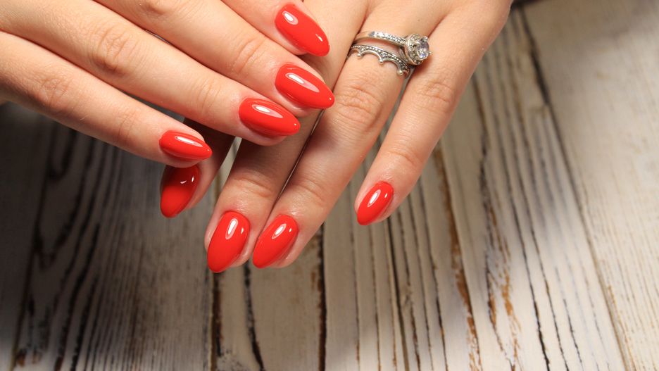 Czerwony manicure odchodzi do lamusa?