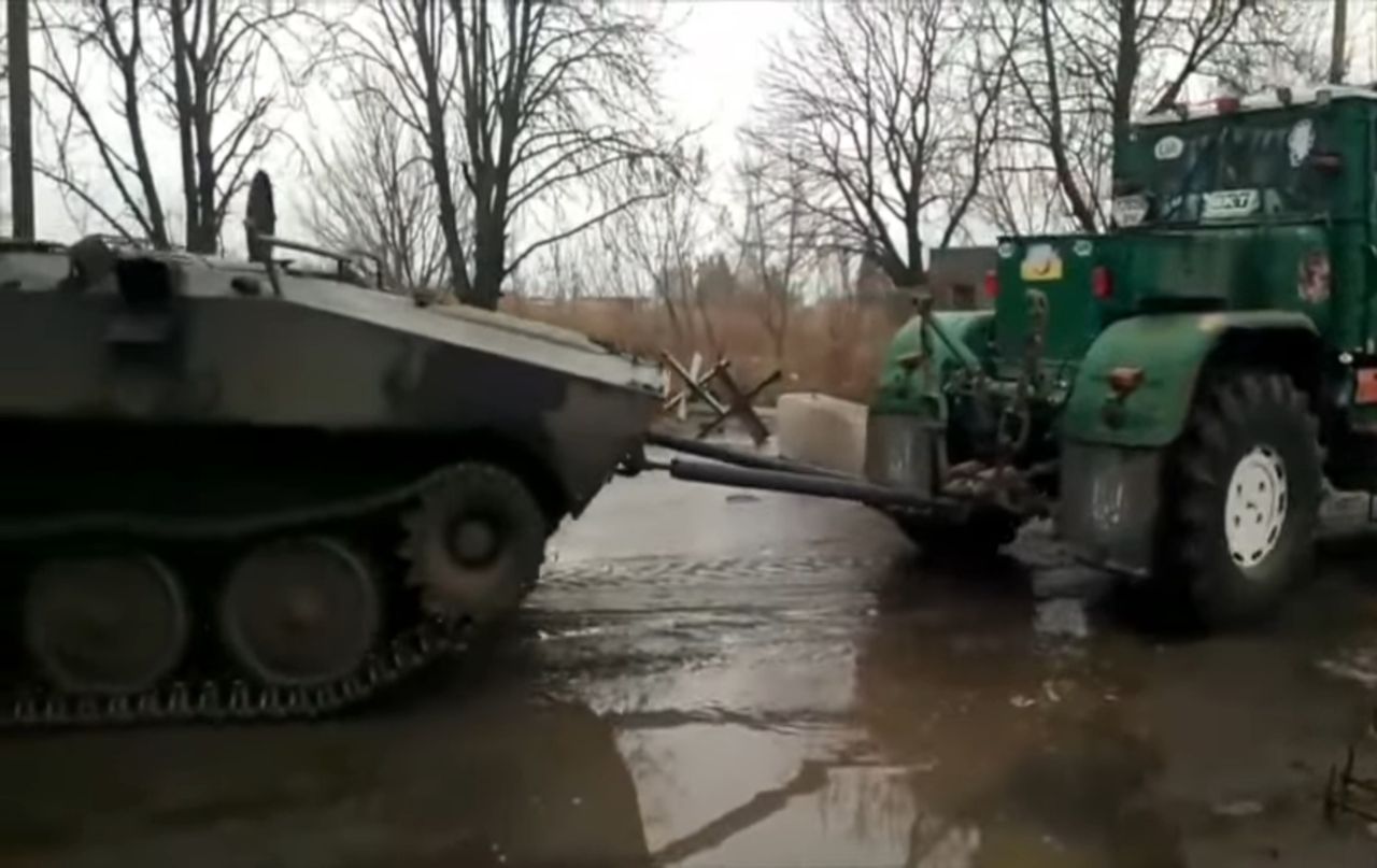 Rosyjscy żołnierze wpadli w zasadzkę ukraińskich rolników. Starty są poważne