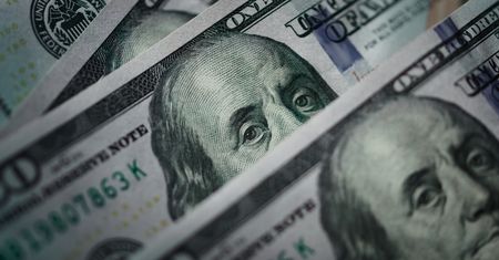 Kolejny dzień pod znakiem spadku. Co się dzieje z dolarem?