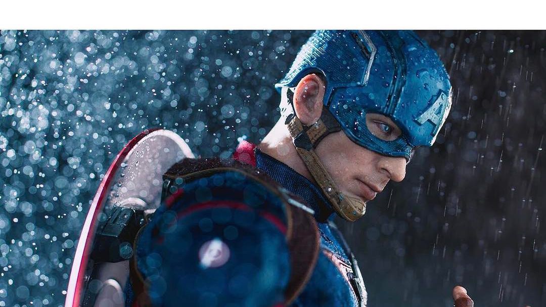 Fotograf ożywia figurki superbohaterów na zabawnych zdjęciach 1