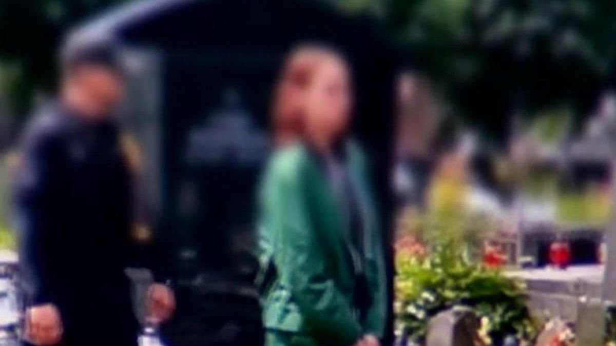 Matka Oskarka uczestniczyła w pogrzebie, była zakuta w kajdany.