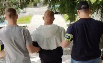 Rozrywał kobietom uszy i kradł kolczyki. Grozi mu 20 lat