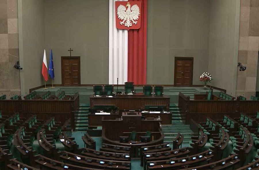 Ile wynoszą zarobki w polskim parlamencie?