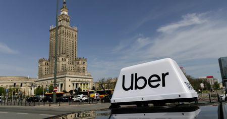 Nowe prawo zdziesiątkuje kierowców z aplikacji. Będzie drożej i dłużej