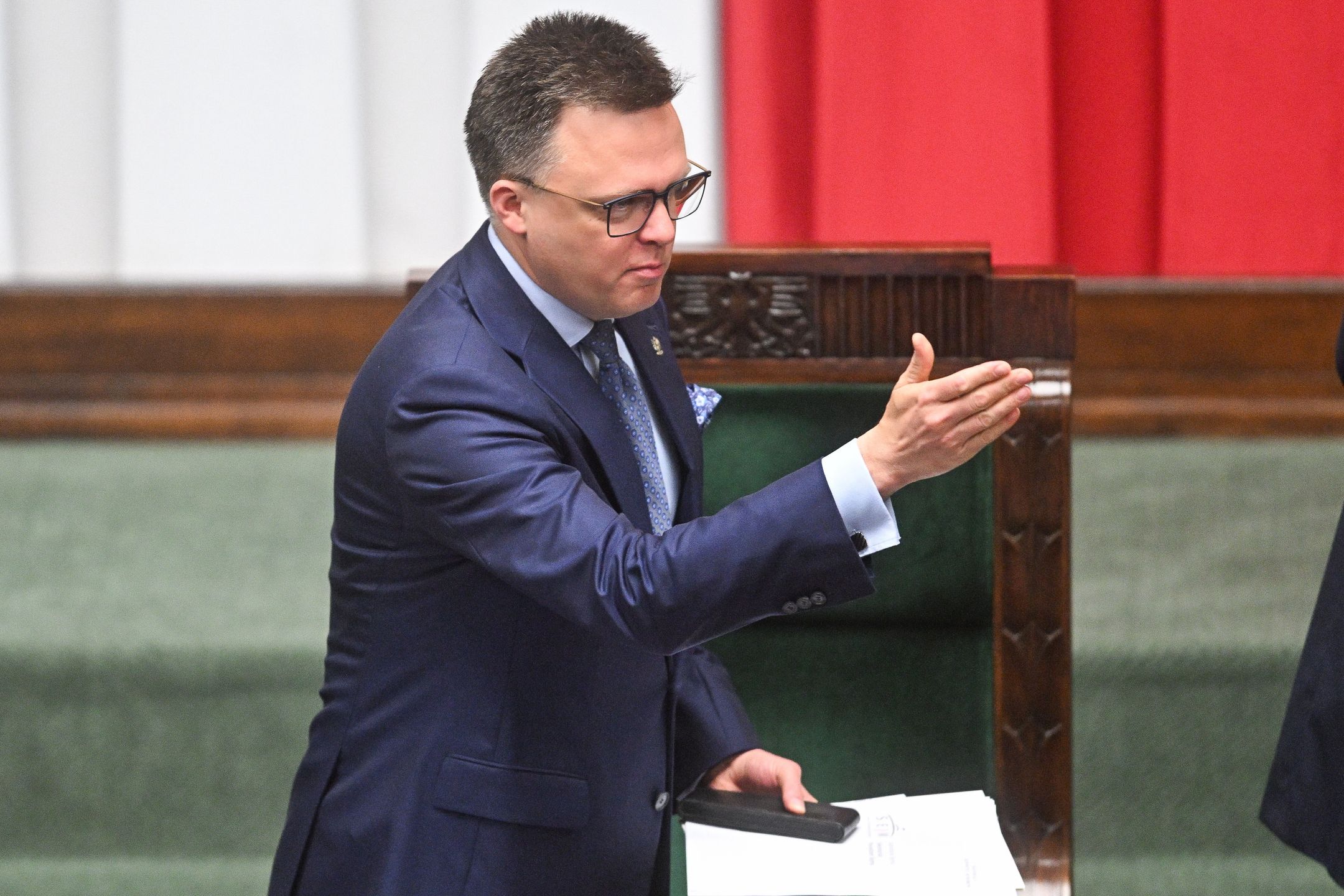 Szymon Ho�ownia
Warszawa, 03.06.2025. Marsza�ek Sejmu Szymon Ho�ownia na sali obrad Sejmu w Warszawie, 3 bm. Pos�owie zajm� si� kilkoma rz�dowymi projektami deregulacyjnymi, m.in. w obszarze ordynacji podatkowej i aplikacji mObywatel. Pos�owie b�d� te� pracowa� nad projektem zmian w konstytucji z�o�onym przez prezydenta Andrzeja Dud�. (ad) PAP/Radek Pietruszka
Radek Pietruszka
X kadencja, 10, 10., aplikacja, Dziesi�ta, gest, kadencji, konstytucja, obrady, ordynacja podatkowa, plenarna, polityk polityka, Polityka, posiedzenie, Posiedzenie Sejmu, pos�owie, projekt prezydencki, rz�dowe projekty deregulacyjne, sala, Sala plenarna posiedze� obrad, Sejm, Sejm RP, zmiany w konstytucji