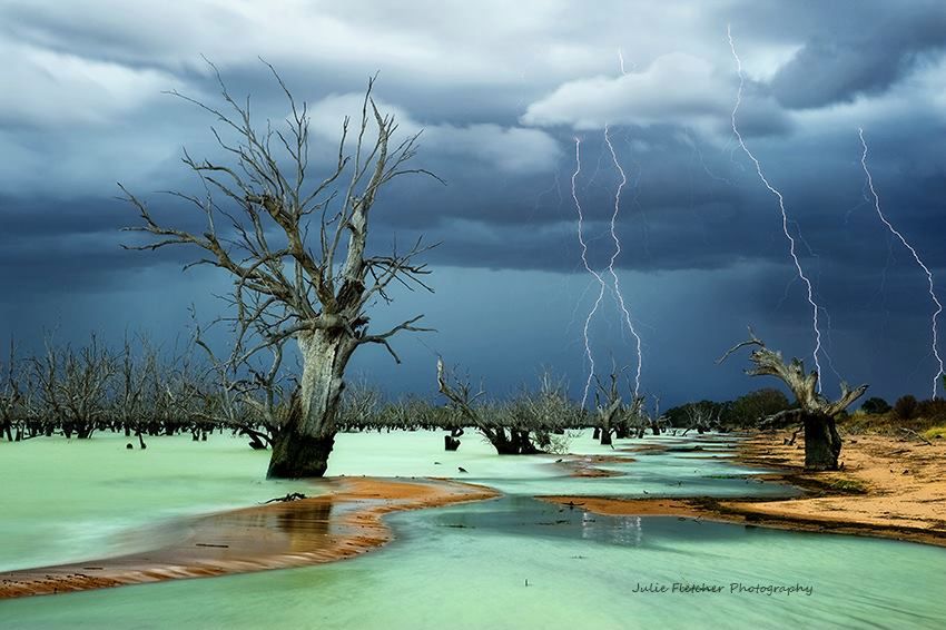 Uciekła z miasta i fotografuje krajobrazy Australii 1