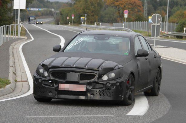 Kolejna generacja Mercedesa C63 AMG dostanie mniejszy silnik