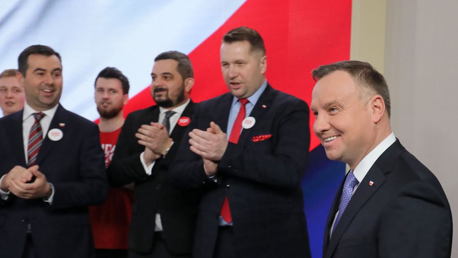 Sztab Andrzeja Dudy opublikował spot wyborczy, który jest imitacją gry z Rafałem Trzaskowskim