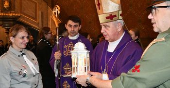 Kielce: Betlejemskie Światło Pokoju w parafii św. Wojciecha