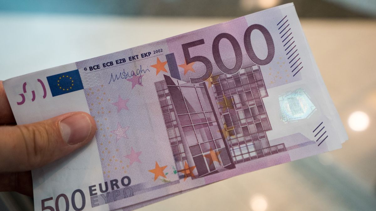 Kursy walut NBP 11.08.2020 Wtorkowy kurs euro, funta, dolara i franka szwajcarskiego 