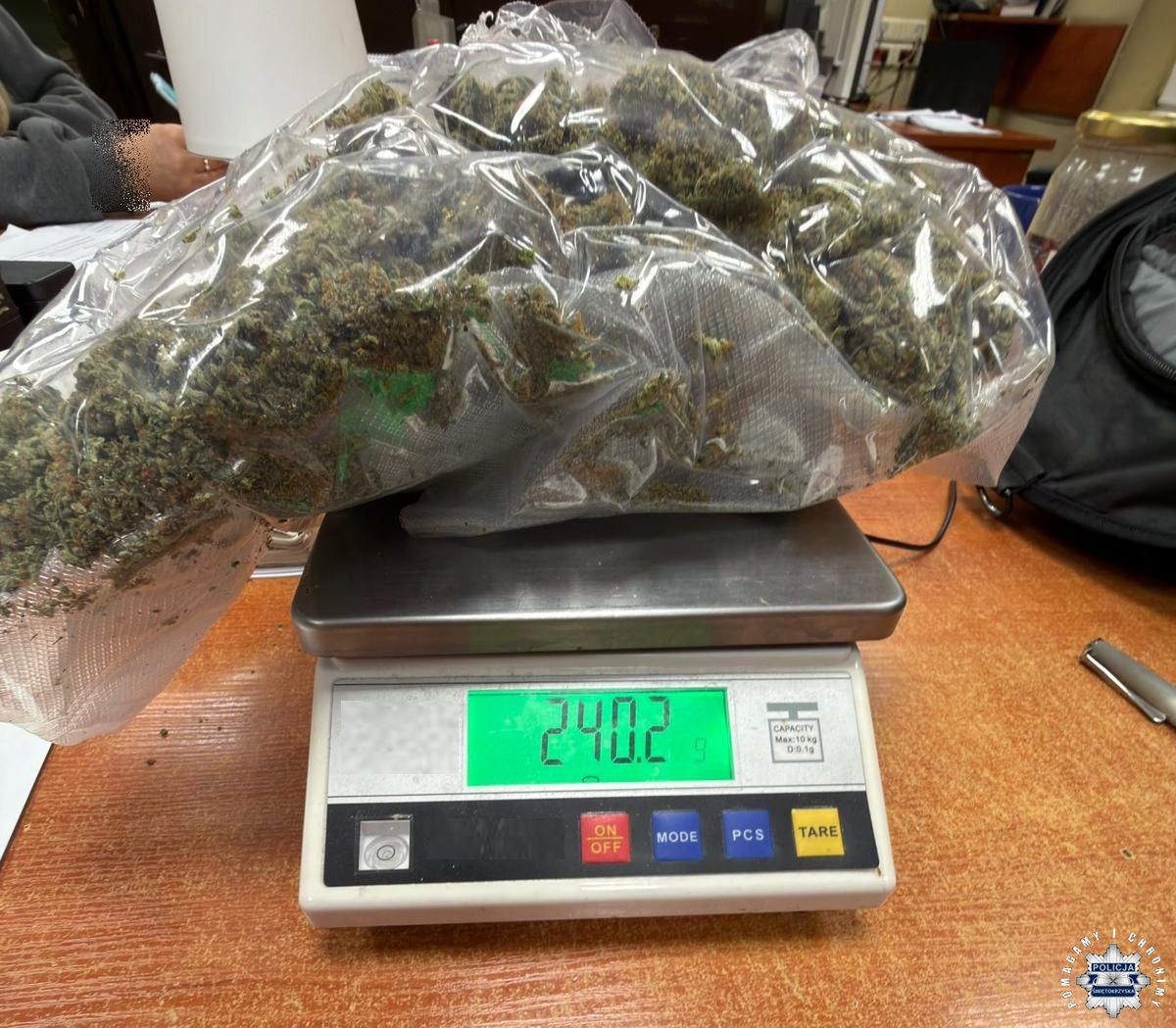 Znaczna ilość narkotyków u 21-latka, zatrzymali go kryminalni