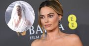 Margot Robbie na planie "Wichrowych Wzgórz" zachwyca. Ale internet jest podzielony