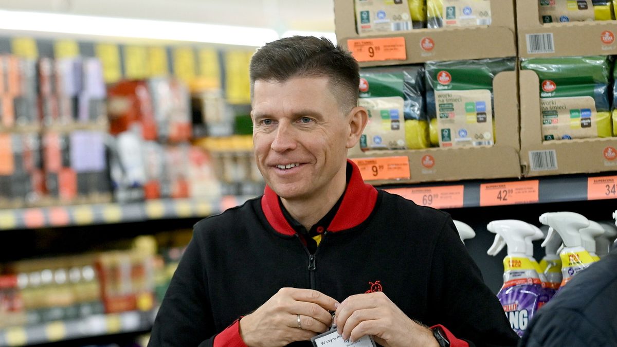 "Zmęczony, ale nie wykończony". Petru skończył zmianę w Biedronce