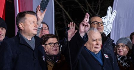 "Fani UE muszą uzbroić się w cierpliwość". Bloomberg pisze o sytuacji w Polsce