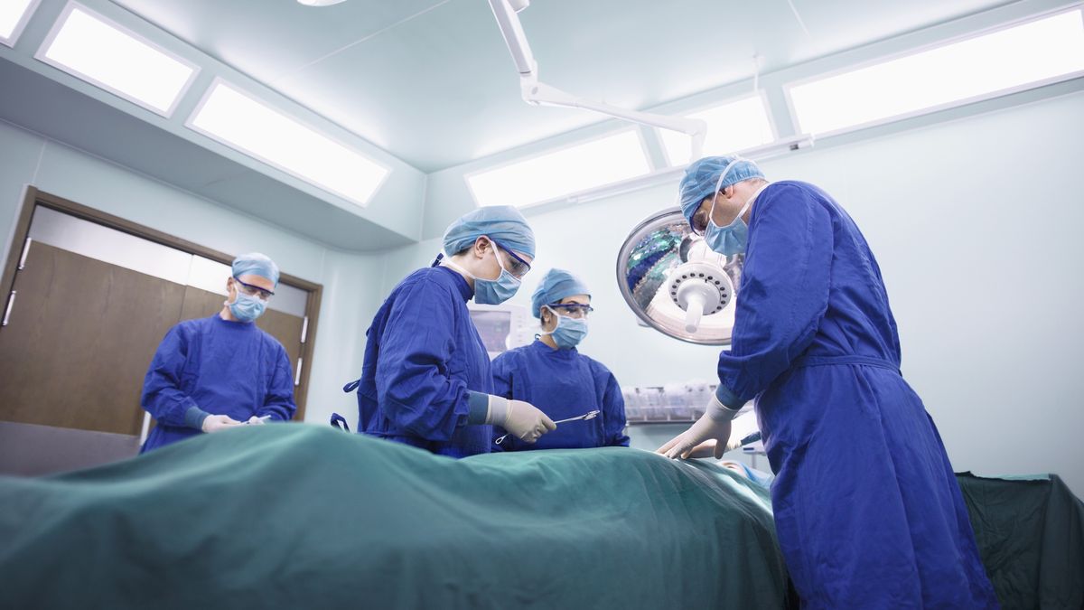 Lekarze usunęli pacjentowi zdrowe oko 