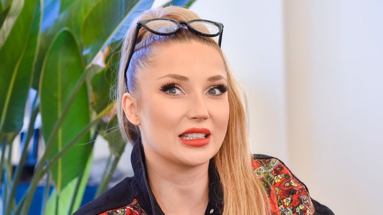 Cleo przestała chodzić do kościoła.