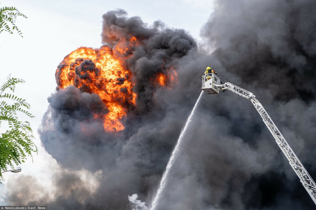 Pożar hali z odpadami niebezpiecznymi w Zielonej Górze