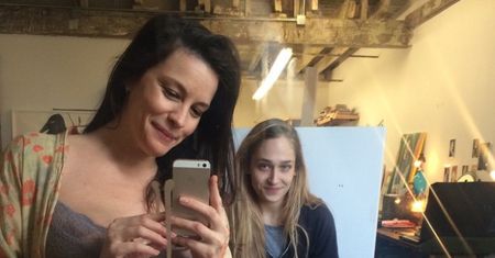 Liv Tyler chwali się brzuszkiem!