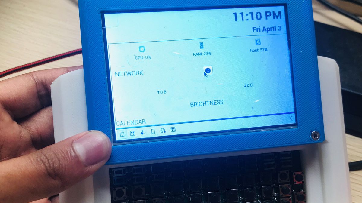MutantC v2. Poprawiony domowy projekt minikomptera w formie slidera na Raspberry Pi 1