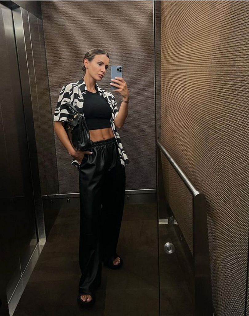 Sara Boruc prezentuje wyrzeźbione mięśnie brzucha w kusej kreacji
