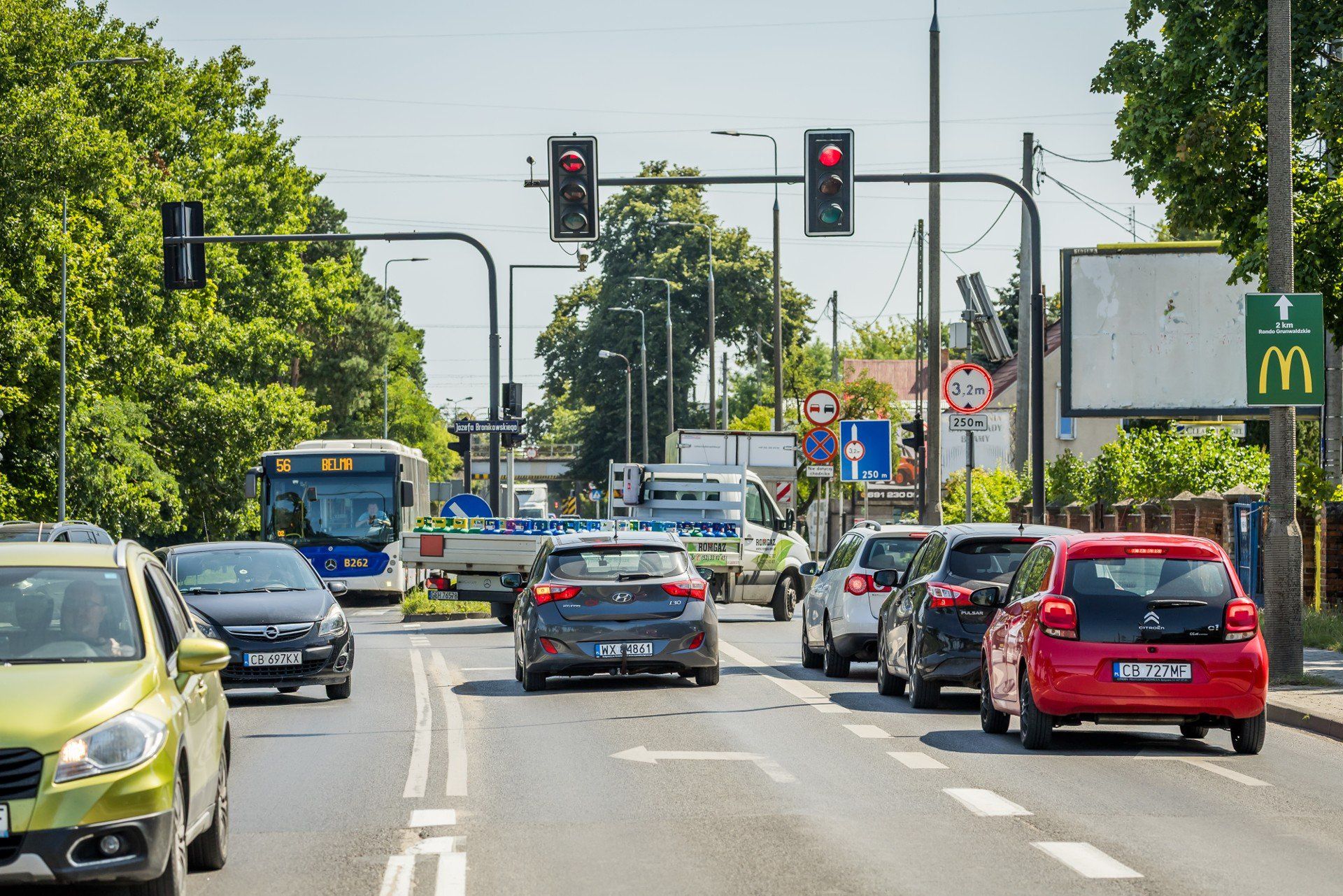 Skrzyżowanie ulicy Nakielskiej i Bronikowskiego w Bydgoszczy.