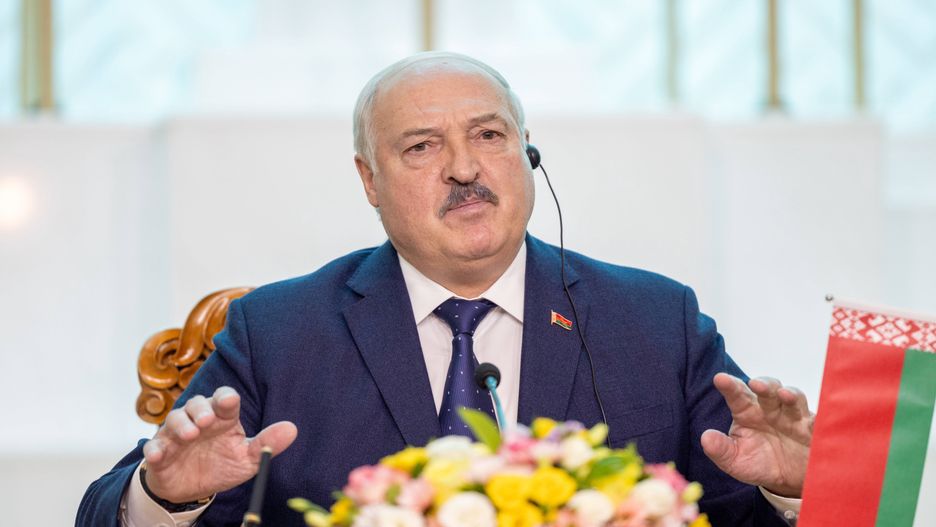 Belarusian President Alexander Lukashenko visits Mongolia
epa11386713 Belarusian President Alexander Lukashenko gestures as he speaks during a press conference in Ulaanbaatar, Mongolia, 03 June 2024. Belarusian President Alexander Lukashenko is in Mongolia for a state visit.  EPA/BYAMBASUREN BYAMBA-OCHIR 
Dostawca: PAP/EPA.
BYAMBASUREN BYAMBA-OCHIR