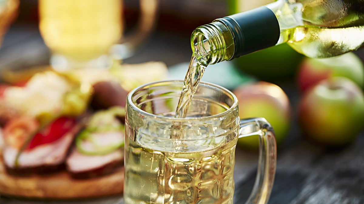 Cider being poured into a glass
Cider being poured into a glass
Image Professionals GmbH