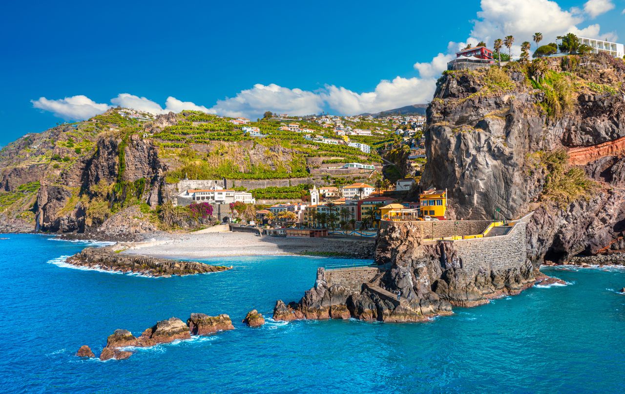 Ponta do Sol to jedna z wielu niezwykle malowniczo położonych miejscowości na Maderze