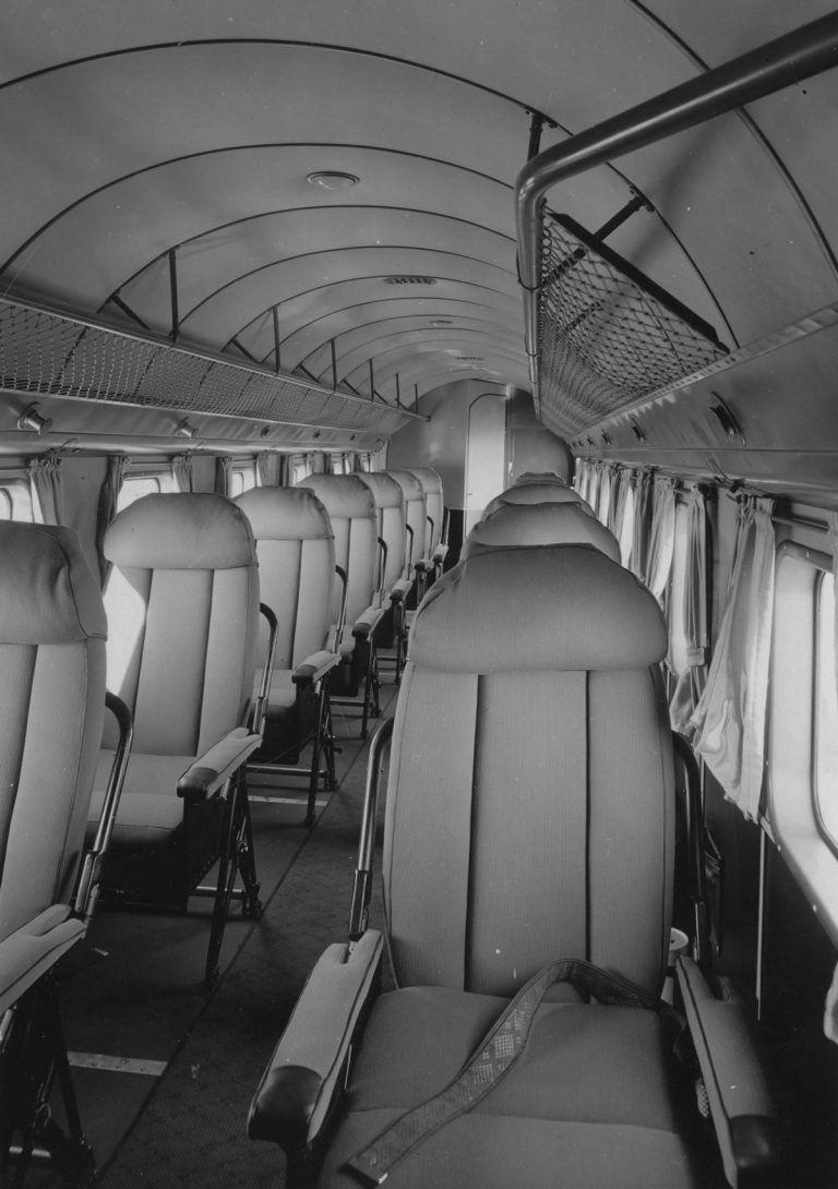 Wnętrze kabiny pasażerskiej samolotu Douglas DC-2