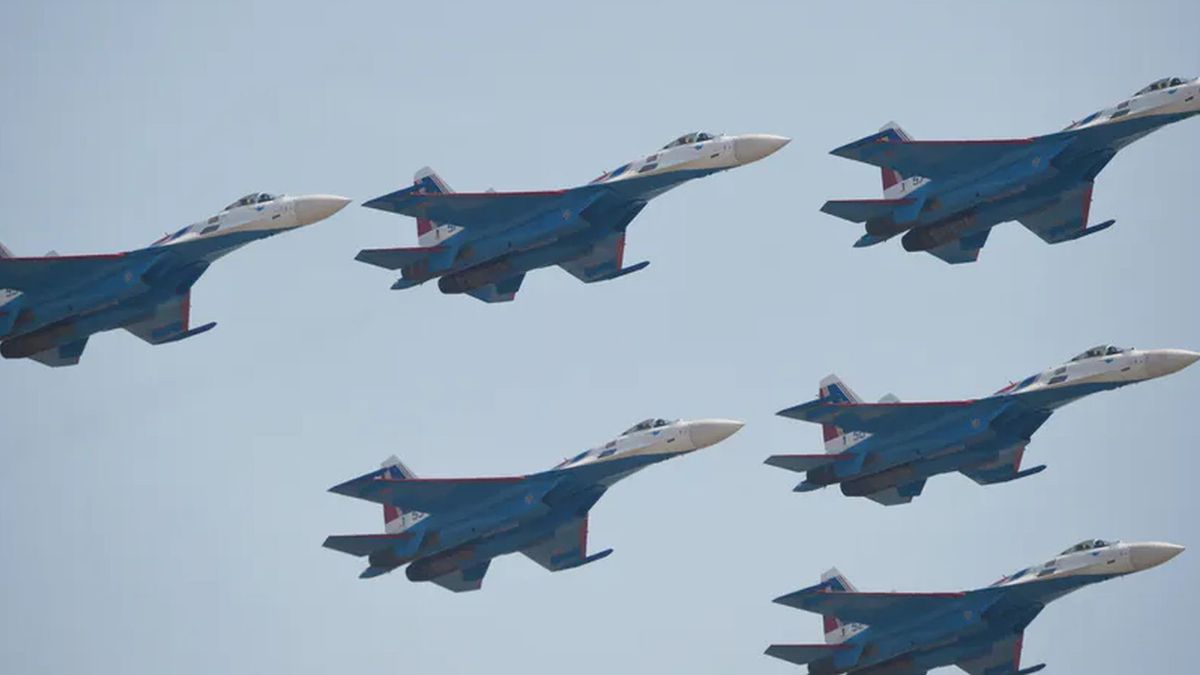 Rosyjskie samoloty Su-35 - zdjęcie poglądowe