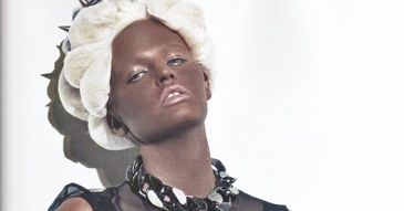 "Vogue" oskarżony o rasizm! TE ZDJĘCIA WYWOŁAŁY BURZĘ!