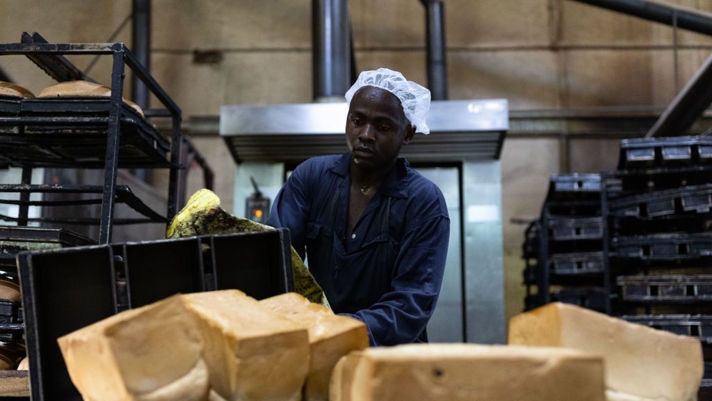 Uganda, uzależniona od rosyjskiej i ukraińskiej pszenicy, odczuwa skutki wojny.  Jedna z największych piekarni w kraju  musiała podnieść ceny chleba w odpowiedzi na wzrost cen pszenicy