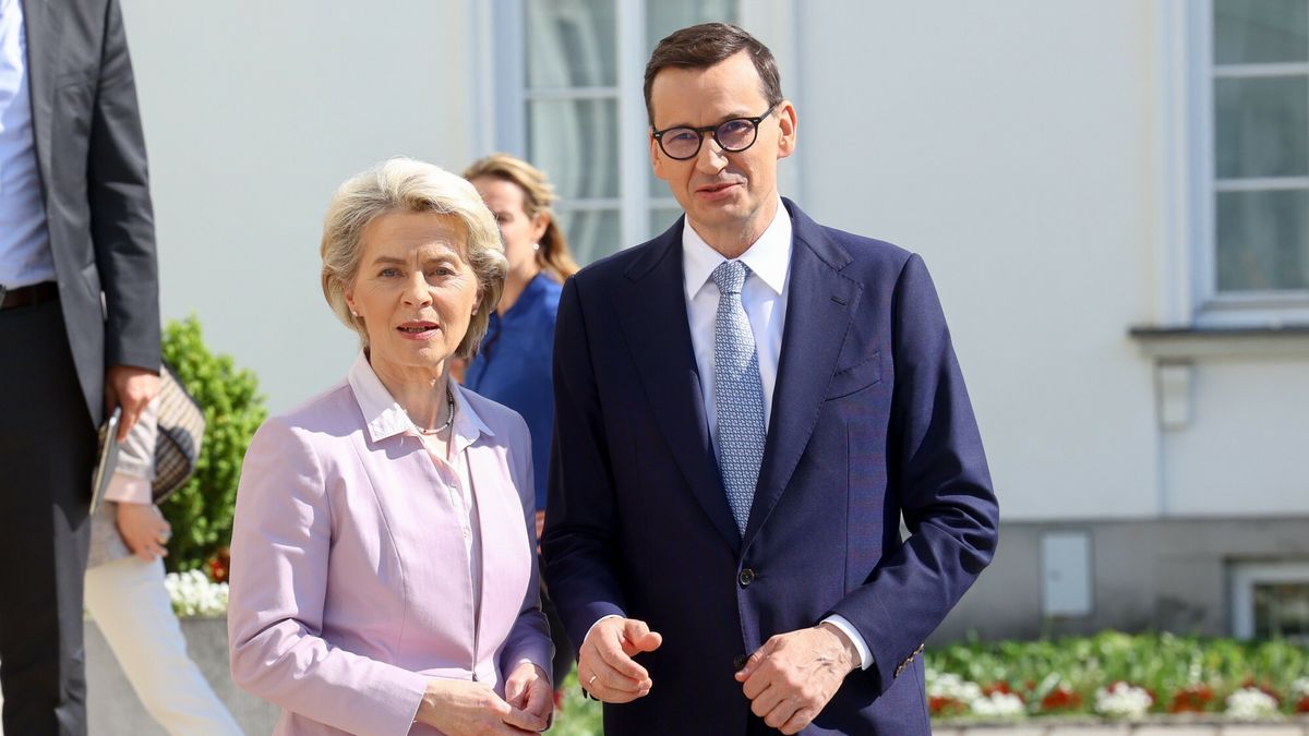 Ziobryści i opozycja oceniają, że PiS już nie dogada się z KE w sprawie sądów i odblokowania KPO - pisze "DGP" 