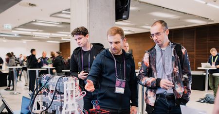 Oh My Hack 2025: Konferencja, która da Ci więcej niż jakiekolwiek szkolenie cybersecurity