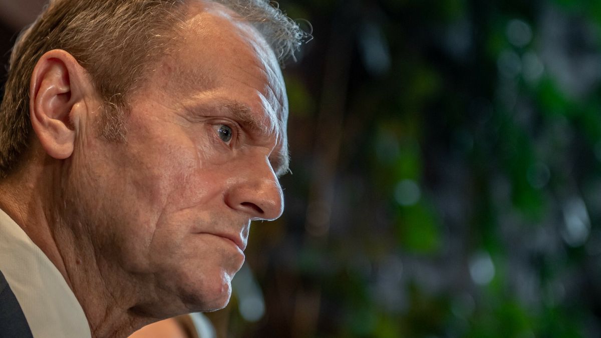 Konferencja prasowa ZNP z udzia?em Donalda TuskaFot. Piotr Hukalo/East News, Gdansk 08.11.2021 Konferencja prasowa po posiedzeniu Zwiazku Nauczycielstwa Polskiego z udzialem Donalda TuskaN/z: Donald TuskPiotr Hukalo