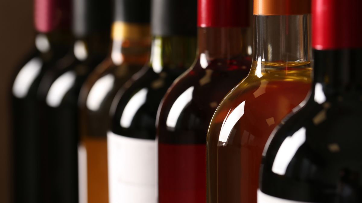 Białe wino może zwiększać ryzyko czerniaka