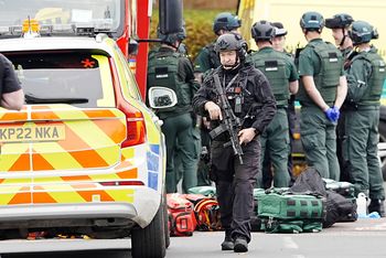 Cztery osoby ranne pod synagogą w Manchesterze. Policja interweniowała