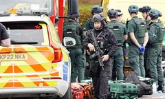 Zdarzenia pod synagogą w Manchesterze. Trzy osoby, w tym domniemany napastnik, nie żyją