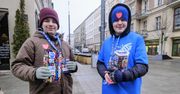 Poznań: WOŚP 2026. Tysiące wolontariuszy w Polsce. Zbierają najmłodsi i najstarsi. Jak rozpoznać prawdziwego wolontariusza?