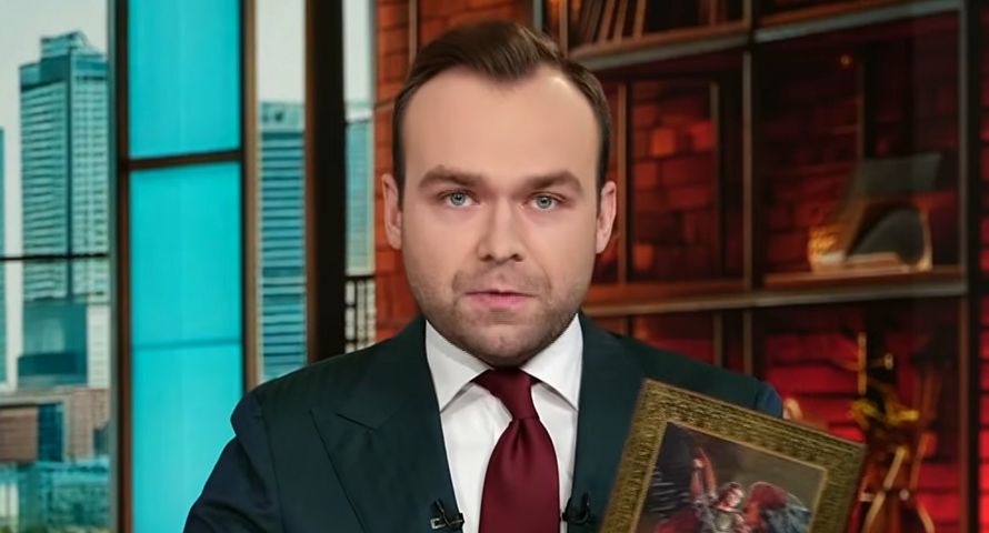 Szef Trybunału z ikoną od dziennikarzy wPolsce24. "Zawiśnie w moim gabinecie"
