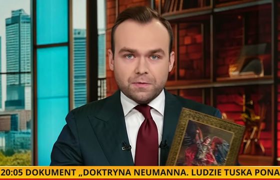 Szef Trybunału z ikoną od dziennikarzy wPolsce24. "Zawiśnie w moim gabinecie"