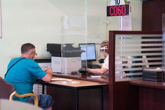 Płaca minimalna w górę. Sprzątaczka z wyższą pensją od nauczyciela?