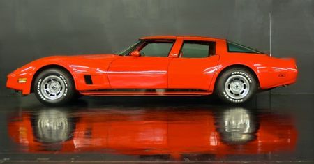 Czterodrzwiowy Chevrolet Corvette C3 na sprzedaż. Zostały tylko 2 na świecie