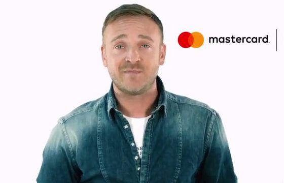 Mateusz Gessler zapewnia „bezcenne niespodzianki” w kampanii Mastercard (wideo)