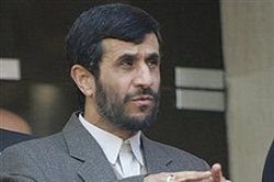 Ahmadineżad wie, jak ubrać Irańczyków