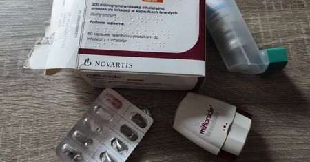 Budezonid w leczeniu COVID-19. "Lek na astmę daje rewelacyjne efekty"