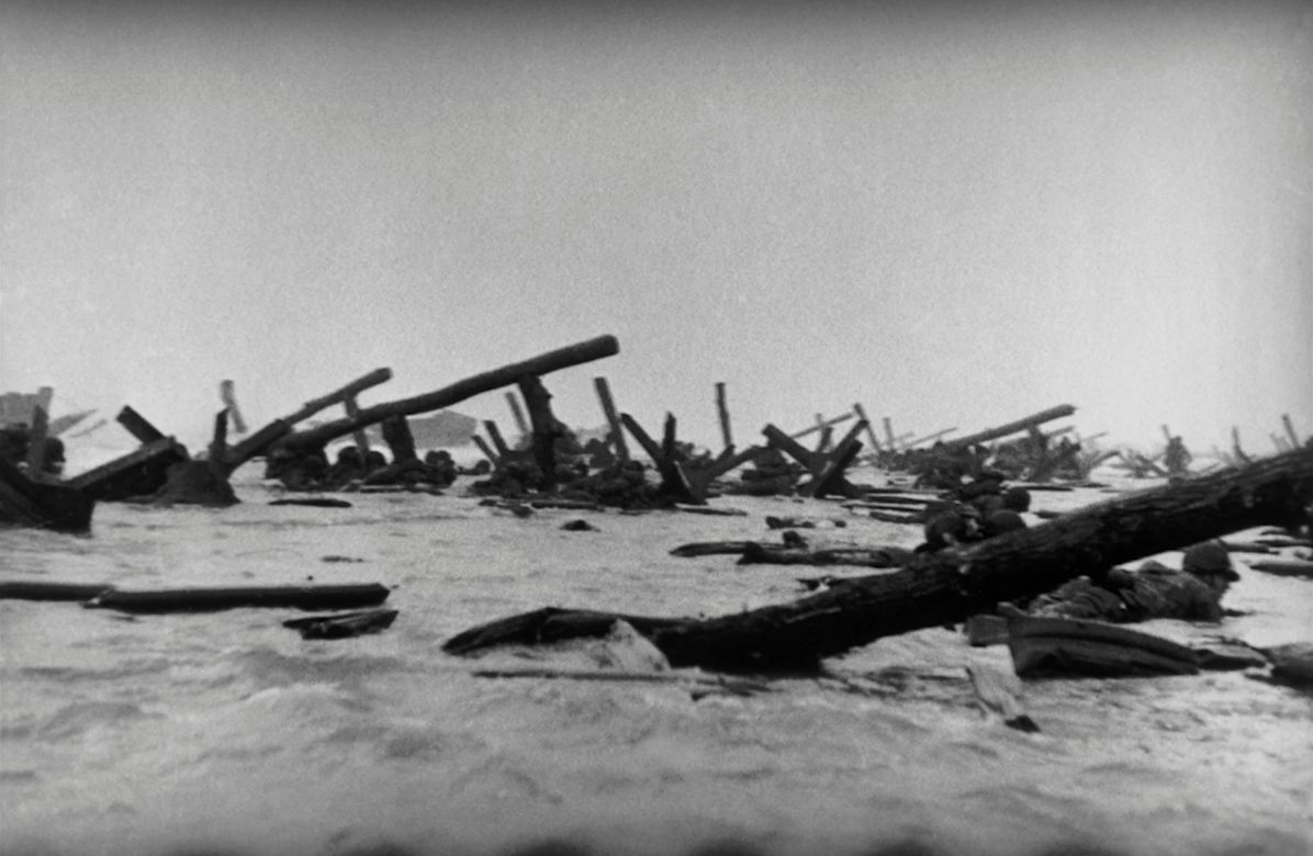 Jak powstały historyczne zdjęcia Roberta Capy z lądowania w Normandii? 9