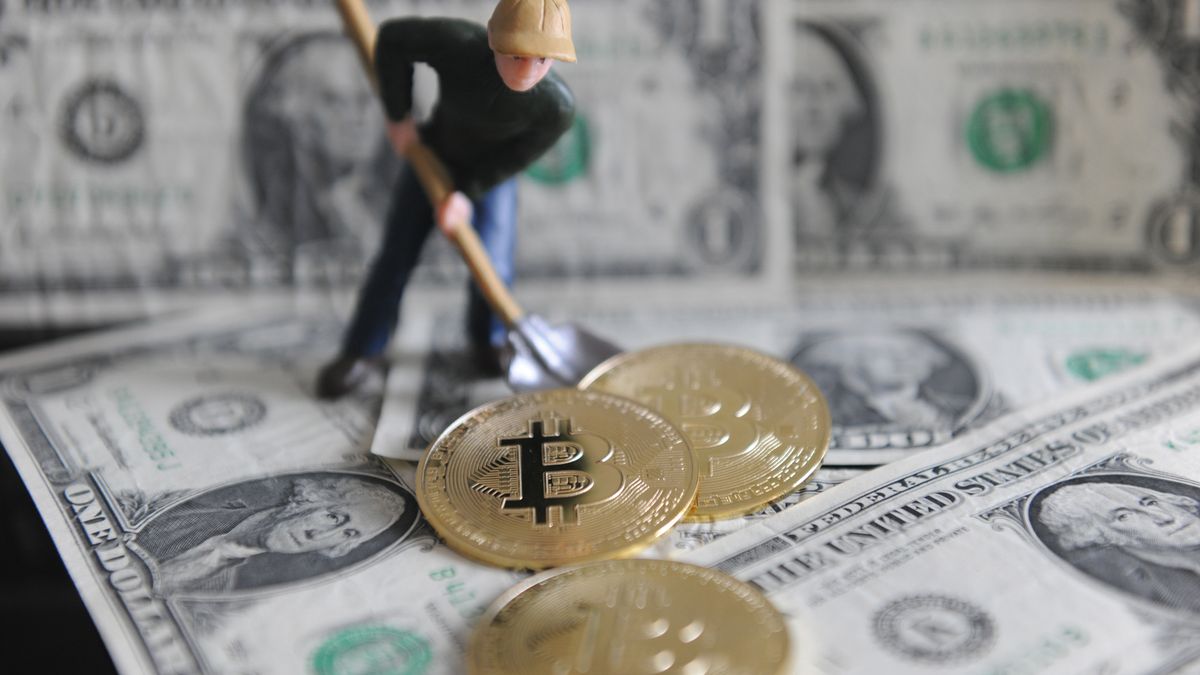 SHIYAN, CHINA - AUGUST 18, 2021 - Photo taken on August 18, 2021 shows bitcoin mining, Shiyan, Hubei Province, China. (Photo credit should read Costfoto/Barcroft Media via Getty Images)