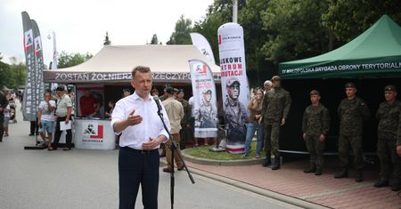 Problem w MON. Firma nie dostarczyła sprzętu, bierze udział w kolejnym przetargu. "To efekty korupcji czy niekompetencji?"